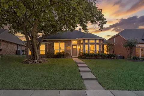 1510 Palisades Dr, Carrollton, TX 75007
