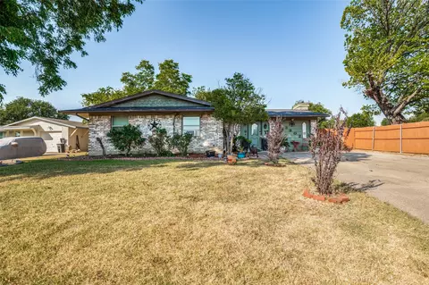 3802 Yellowstone St, Irving, TX 75062