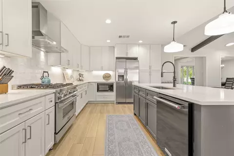 4224 High Summit Dr, Dallas, TX 75244