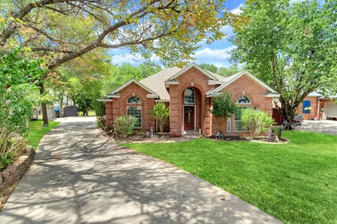 18 Red Bluff Ct, Mansfield, TX 76063