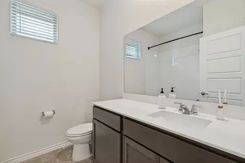Bath - 1016 Cobalt Dr, Celina, TX 75009 photo 1 of 2