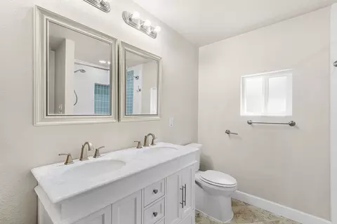 Bath - 3524 N 27th St, Waco, TX 76708 photo 1 of 5