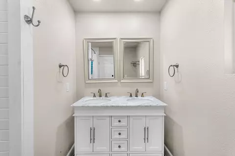 Bath - 3524 N 27th St, Waco, TX 76708 photo 4 of 5