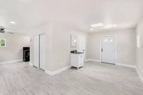 Entry Way - 3524 N 27th St, Waco, TX 76708 photo 1 of 2