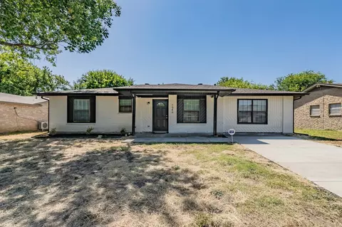 1546 Oakbrook St, Lancaster, TX 75134
