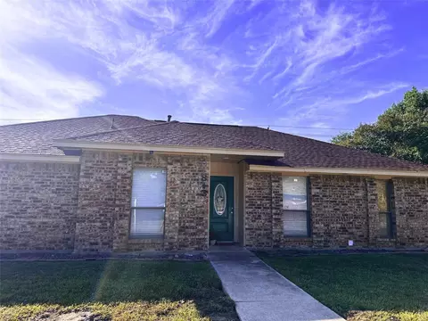 813 Leslie Ln, Coppell, TX 75019