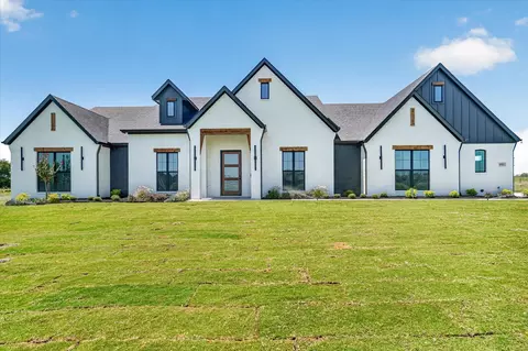 6911 Eagle Creek Dr, Godley, TX 76044