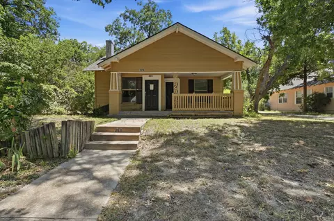 320 Kirven Ave, Waxahachie, TX 75165
