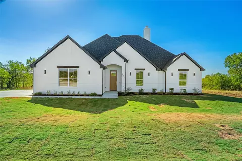 101 Barefoot Bay Blvd, Corsicana, TX 75109