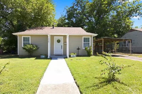 1720 Glenn Dr, Blue Mound, TX 76131
