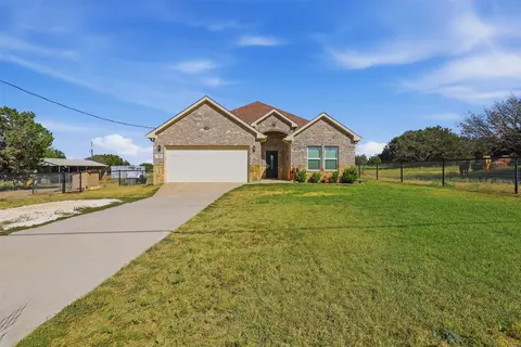 328 Ridge Dr N, Cleburne, TX 76033