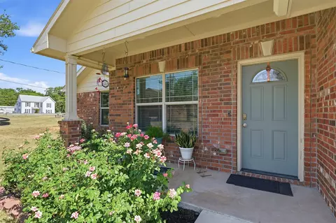 Exterior - 305 E Bonham, Tom Bean, TX 75489 photo 4 of 10