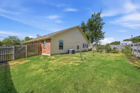Exterior - 305 E Bonham, Tom Bean, TX 75489 photo 10 of 10