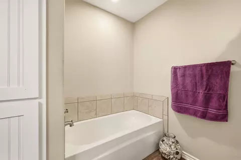 Bath - 305 E Bonham, Tom Bean, TX 75489 photo 2 of 4