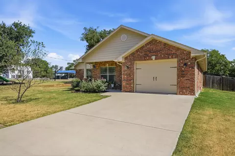 Exterior - 305 E Bonham, Tom Bean, TX 75489 photo 2 of 10