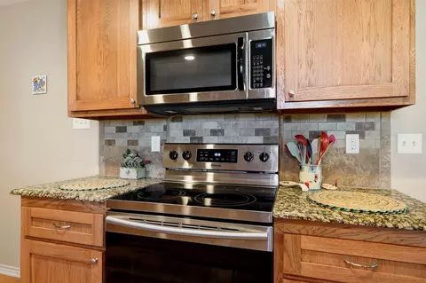 Kitchen - 305 E Bonham, Tom Bean, TX 75489 photo 3 of 6