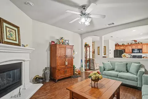 2204 Priscella Dr, Fort Worth, TX 76131