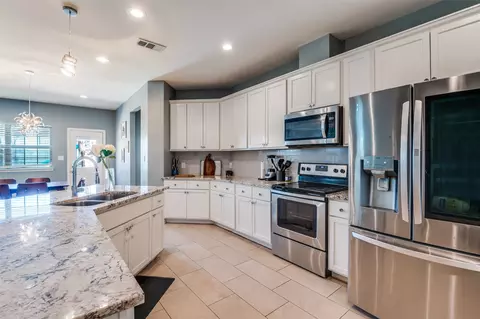 2723 Pike Dr, Lancaster, TX 75134