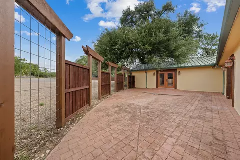 Exterior - 6401 Rock Creek Rd, Waco, TX 76708 photo 5 of 8