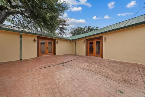 Exterior - 6401 Rock Creek Rd, Waco, TX 76708 photo 4 of 8