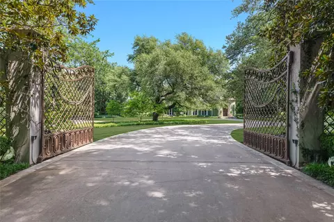 5205 Park Ln, Dallas, TX 75220
