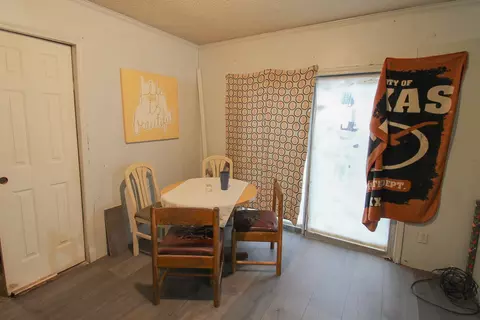 Dining - 204 E 9th, Hooks, TX 75561 photo 1 of 1
