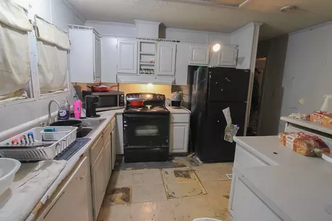 Kitchen - 204 E 9th, Hooks, TX 75561 photo 1 of 1
