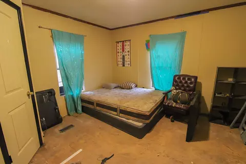 Bedroom - 204 E 9th, Hooks, TX 75561 photo 3 of 4