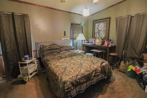 Bedroom - 204 E 9th, Hooks, TX 75561 photo 1 of 4