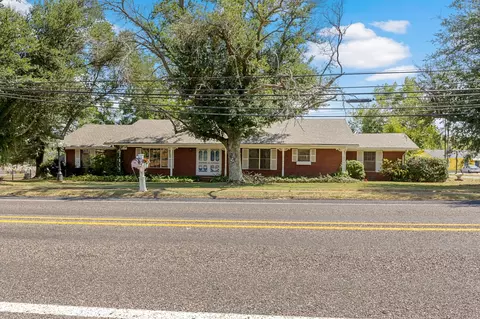 717 E First St, Hughes Springs, TX 75656