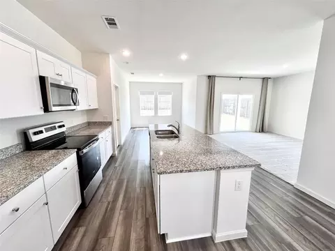 8400 Hawkview Dr, Fort Worth, TX 76179