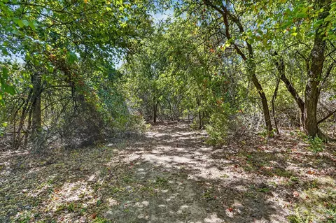 130 R R Dr, Springtown, TX 76082