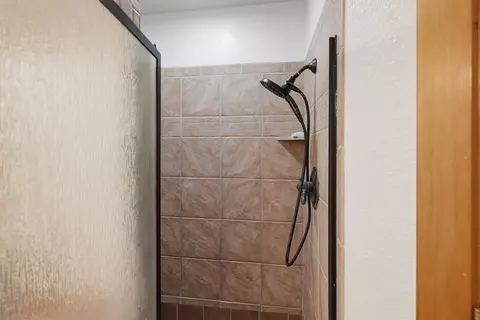 Bath - 1136 County Road 306b, Rainbow, TX 76077 photo 4 of 4
