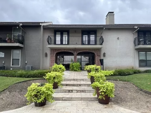 5806 Birchbrook Dr #106, Dallas, TX 75206