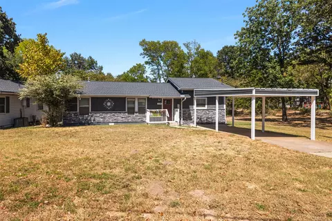 120 Memorial Dr, Gun Barrel City, TX 75156