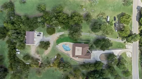 1205 Florence Dr, Azle, TX 76020