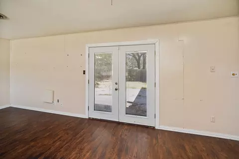 Living - 600 E Liberty St, Pilot Point, TX 76258 photo 11 of 11