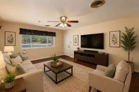 Living - 600 E Liberty St, Pilot Point, TX 76258 photo 7 of 11