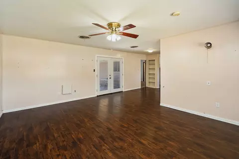 Living - 600 E Liberty St, Pilot Point, TX 76258 photo 10 of 11