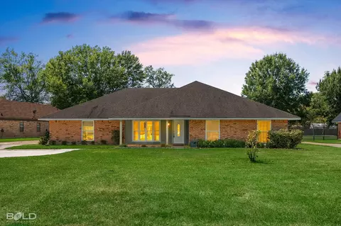2107 Surrey Ln, Bossier City, LA 71111
