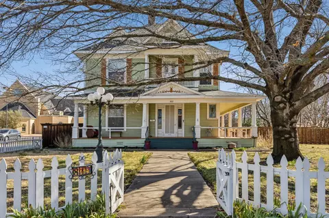 819 S Crockett St, Sherman, TX 75090