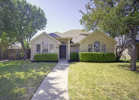 562 Continental Dr, Lewisville, TX 75067
