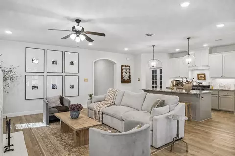 8228 Cheetah Path, Godley, TX 76044