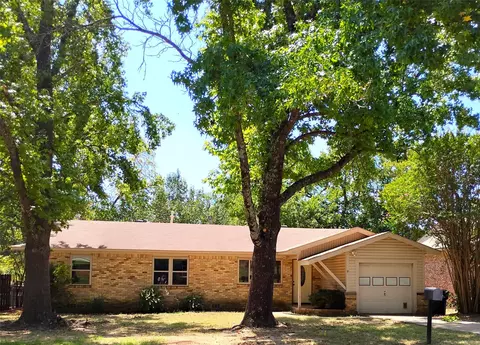 2922 Stafford Dr, Denison, TX 75020
