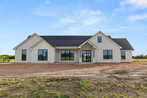 569 Lacek Mill Rd, China Spring, TX 76633