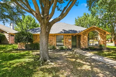 7121 Cottonwood Cir, Sachse, TX 75048