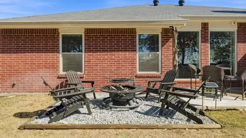 Exterior - 508 E Oak St, Aledo, TX 76008 photo 2 of 6
