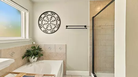 Bath - 508 E Oak St, Aledo, TX 76008 photo 3 of 4