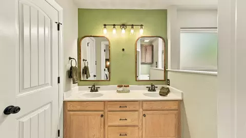 Bath - 508 E Oak St, Aledo, TX 76008 photo 1 of 4