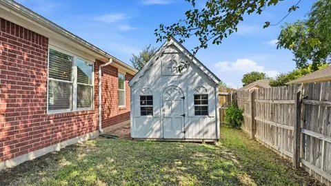 Exterior - 508 E Oak St, Aledo, TX 76008 photo 4 of 6